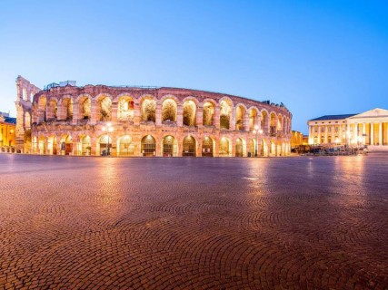 Il calar della sera sull'Arena di Verona